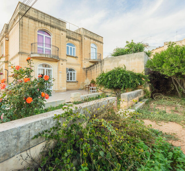 long let malta